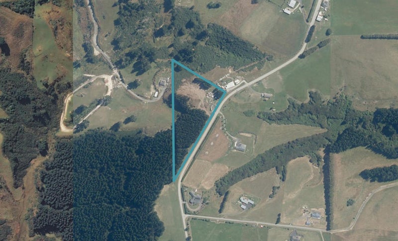 172 Akatore Road, TAIERI BEACH, TAIERI MOUTH - Carousel 1