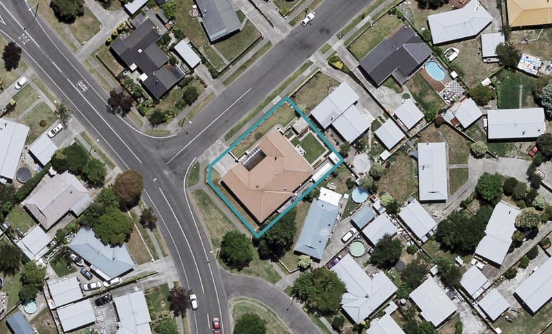 2 Atherfold Crescent, Greenmeadows, Napier - Carousel 1