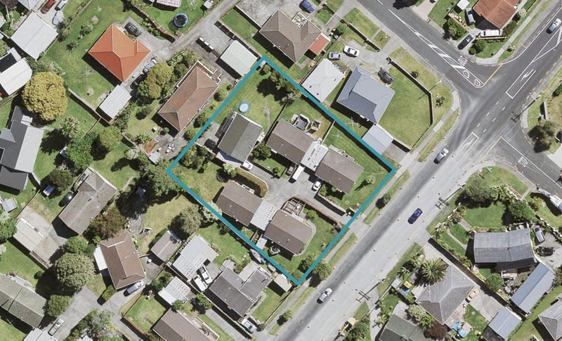 5/89 Bruce McLaren Road, Henderson, Auckland - Carousel 1