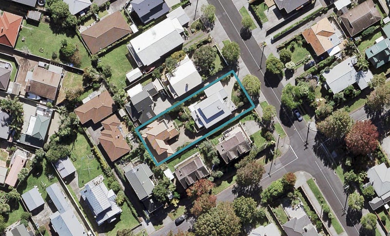 1/56 Walford Road, Point Chevalier, Auckland - Carousel 1