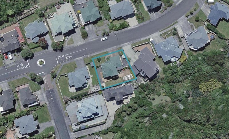 56 Dress Circle, Newlands, Wellington - Carousel 1
