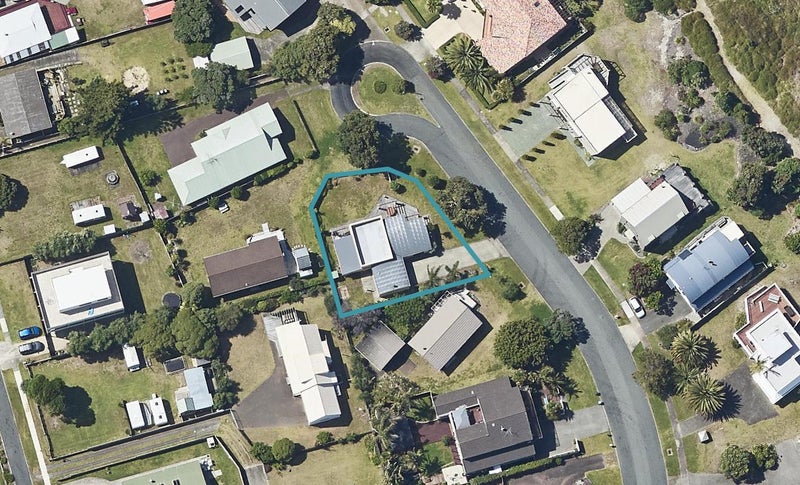 13 Wakanoi Place, Bowentown, Waihi Beach - Carousel 1