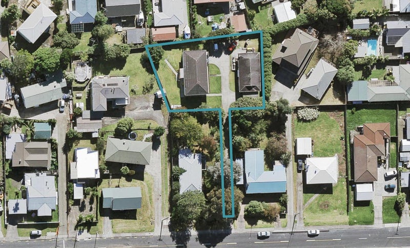 84 Wharf Road, Te Atatu Peninsula, Auckland - Carousel 1