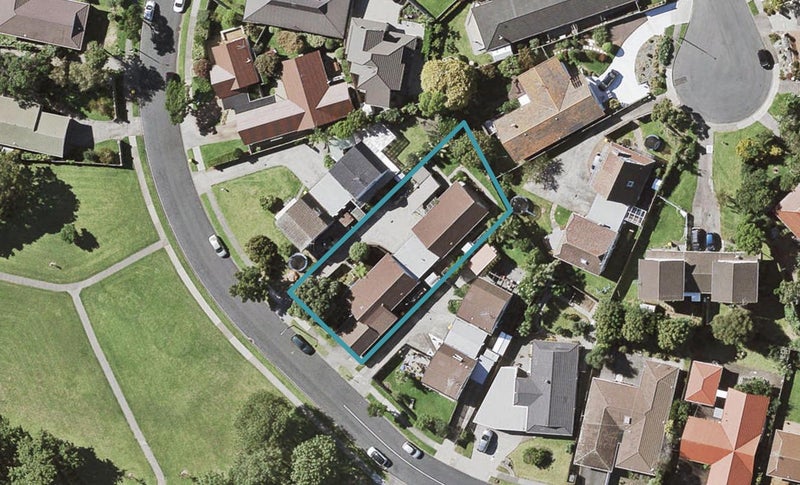 2/17 Galloway Crescent, Farm Cove, Auckland - Carousel 1