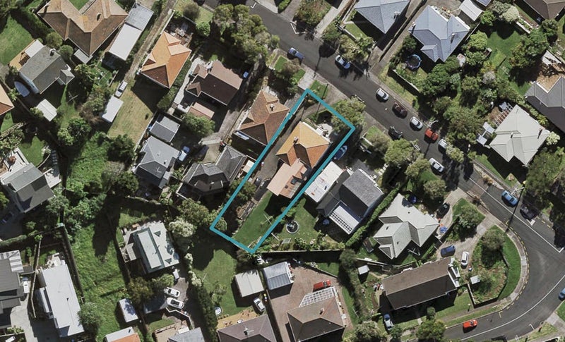 9 Haronui Road, Greenlane, Auckland - Carousel 1
