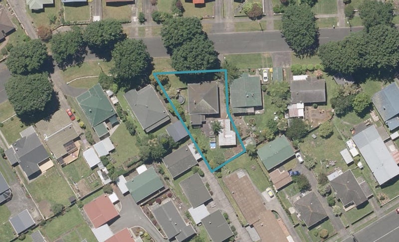 14 Fromont Street, Whanganui East, Whanganui - Carousel 1