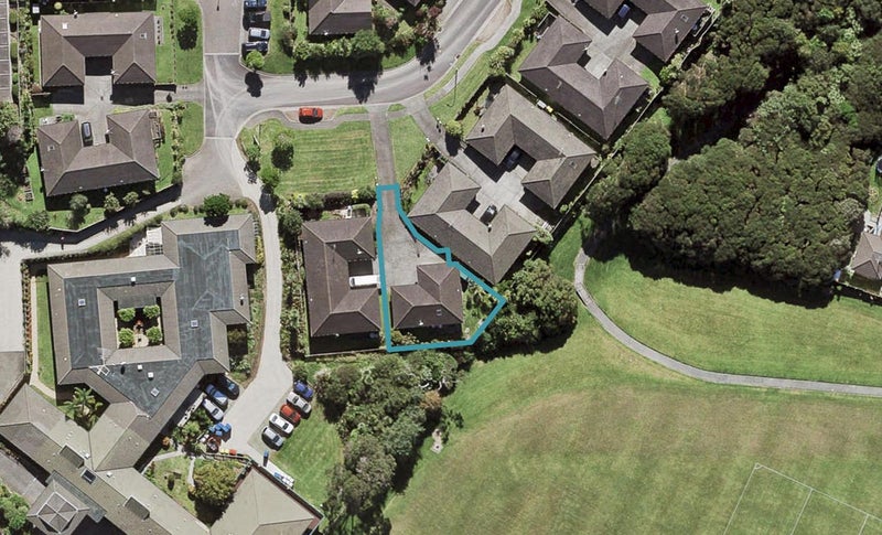 36 Regents Park Place, Westgate, Auckland - Carousel 1