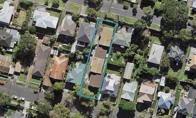 4/8 Rewa Road, Three Kings, Auckland - Carousel 1