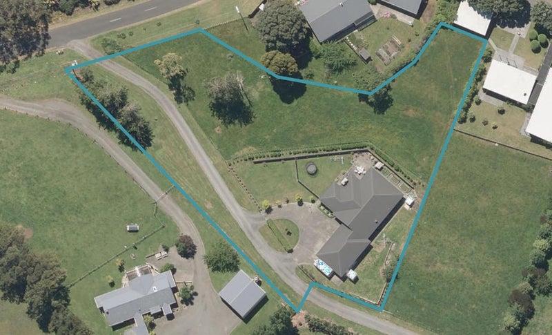 16 Pickwick Road, Otamatea, Whanganui - Carousel 1