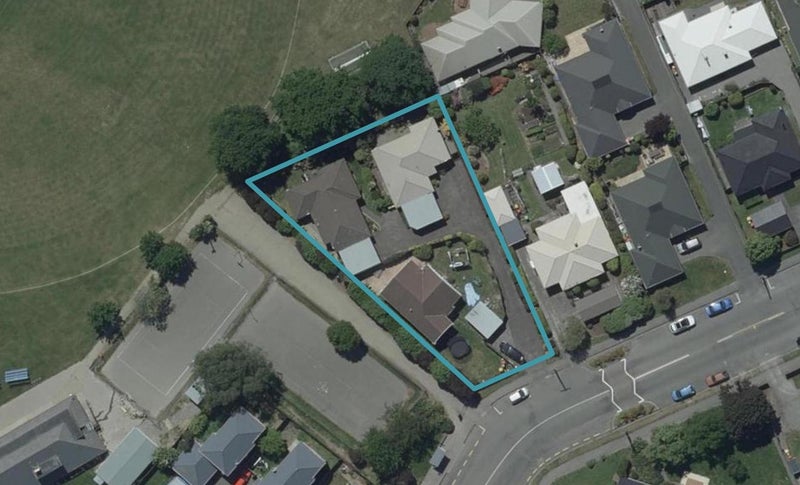 1/66 Middlepark Road, Sockburn, Christchurch - Carousel 1