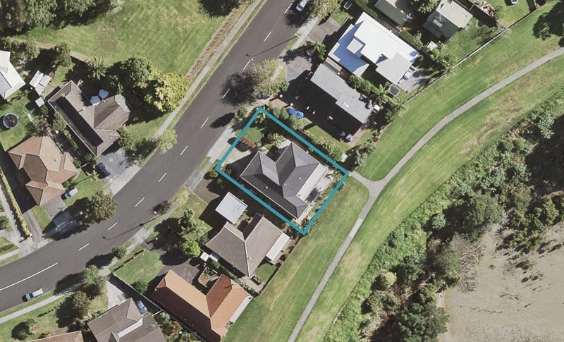 122 Carnoustie Drive, Wattle Downs, Auckland - Carousel 1
