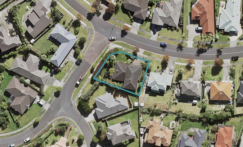 42 Bluebird Crescent, Unsworth Heights, Auckland - Carousel 1