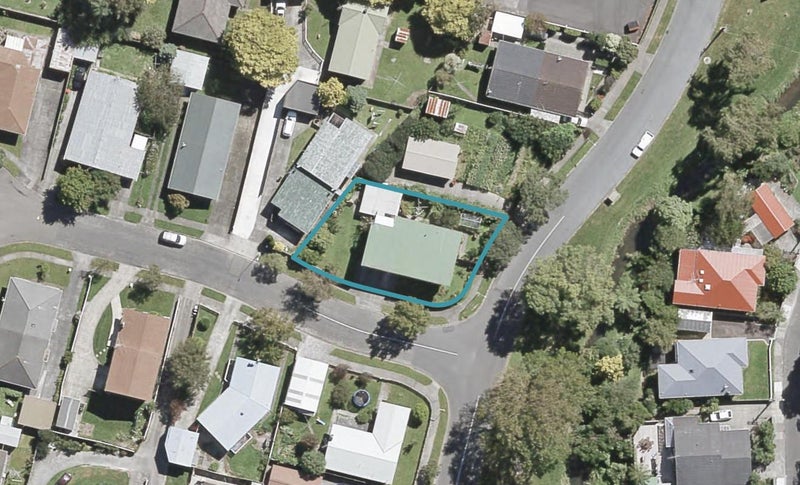 22 Heather Grove, Fairfield, Lower Hutt - Carousel 1