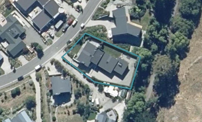 20 Milward Place, Kelvin Heights, Queenstown - Carousel 1