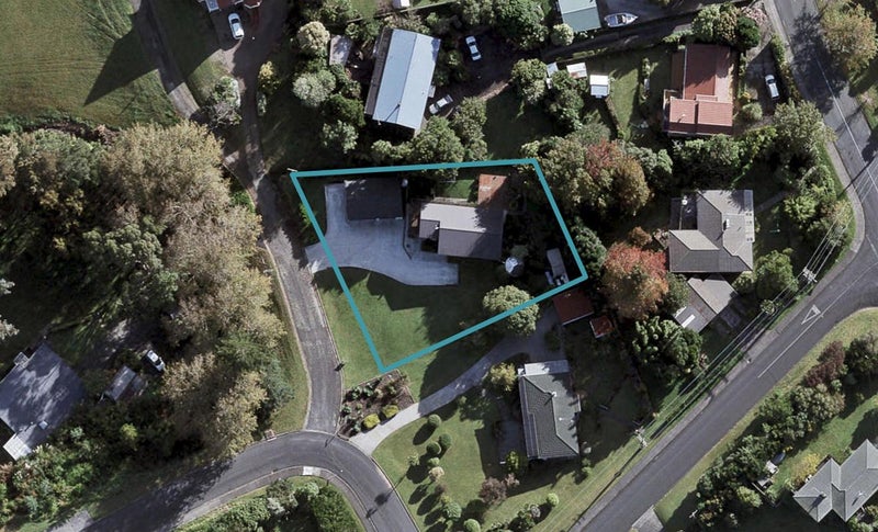 39 St James Avenue, Helensville, Helensville - Carousel 1