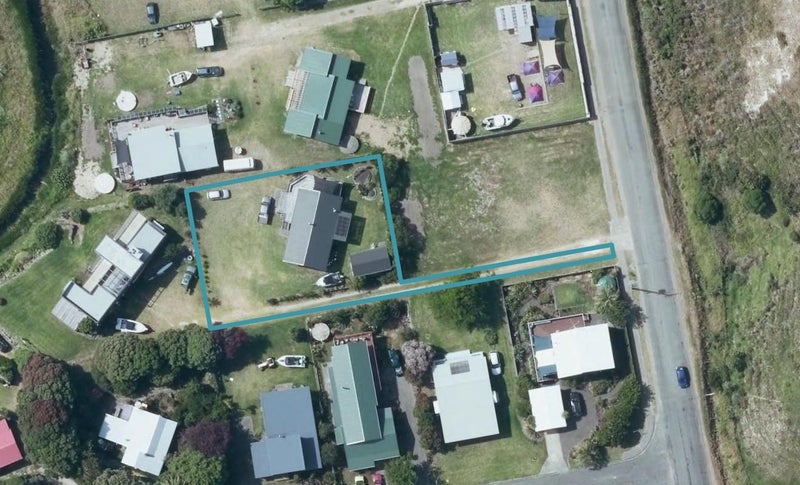 110B Newcastle Street, Māhia - Carousel 1