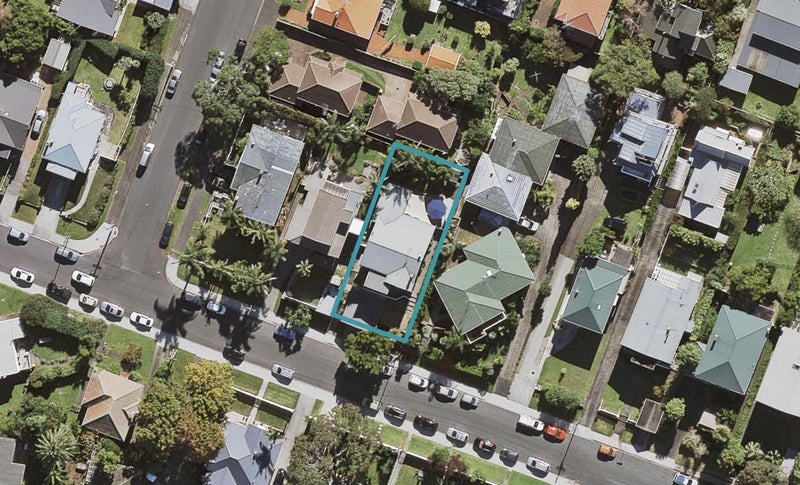 10 Belle Vue Avenue, Northcote Point, Auckland - Carousel 1