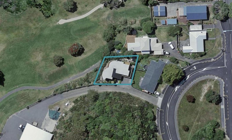 4 Raukawa Street, Strathmore Park, Wellington - Carousel 1