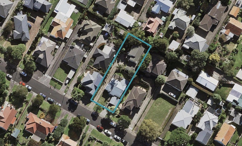 24A Ferguson Avenue, Greenlane, Auckland - Carousel 1