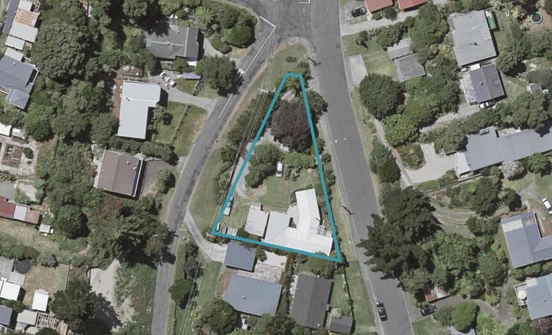 50 Tennis Court Road, Raumati South, Paraparaumu - Carousel 1