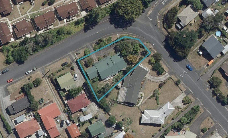 15 Gibson Road, Dinsdale, Hamilton - Carousel 1