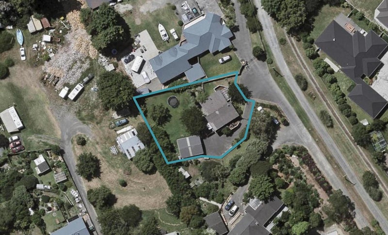 15 Tieko Street, Otaihanga, Paraparaumu - Carousel 1