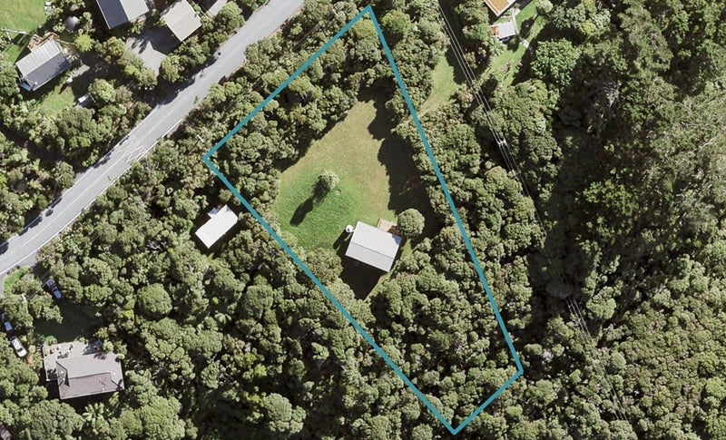 40 Te Ahuahu Road, Piha, Piha - Carousel 1