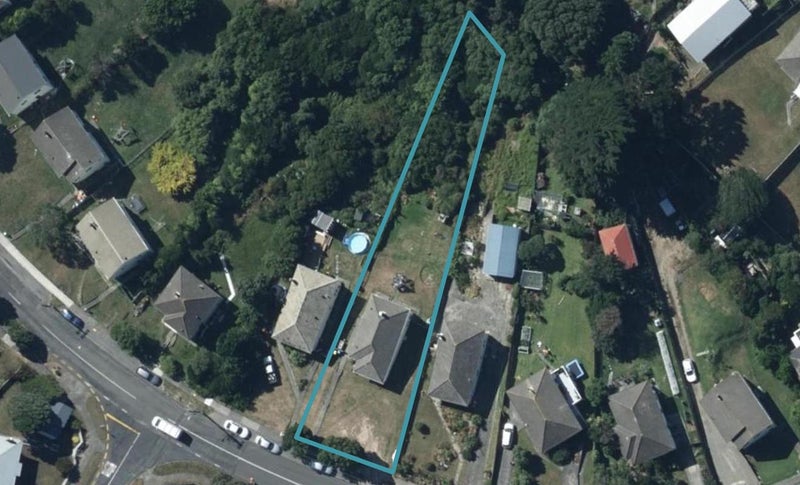 14 Pikarere Street, Titahi Bay, Porirua - Carousel 1