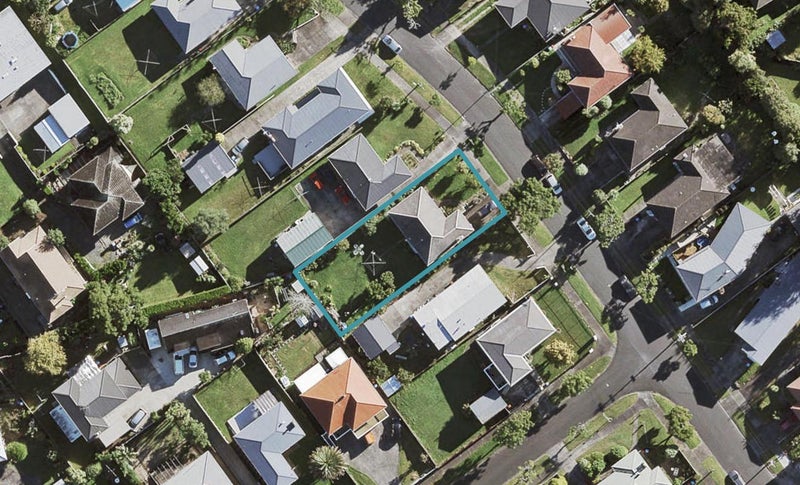 17 Rosamund Avenue, New Windsor, Auckland - Carousel 1