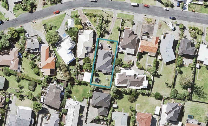 19 Braemar Road, Rothesay Bay, Auckland - Carousel 1