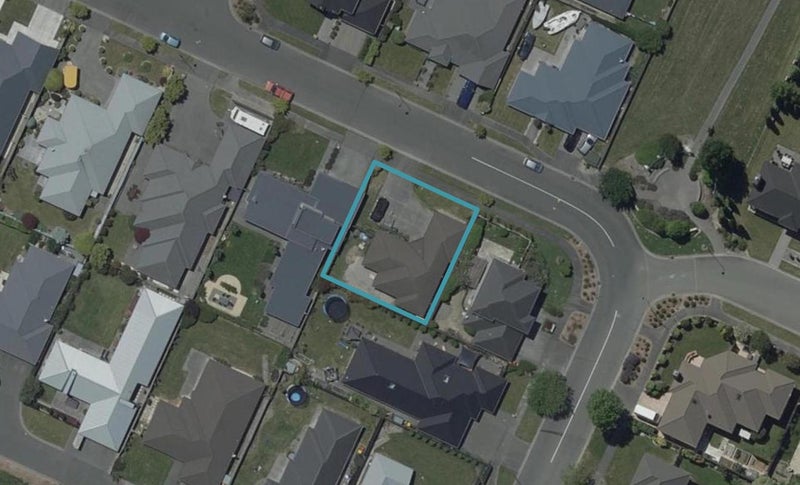 21 Te Pihopa Way, Aidanfield, Christchurch - Carousel 1
