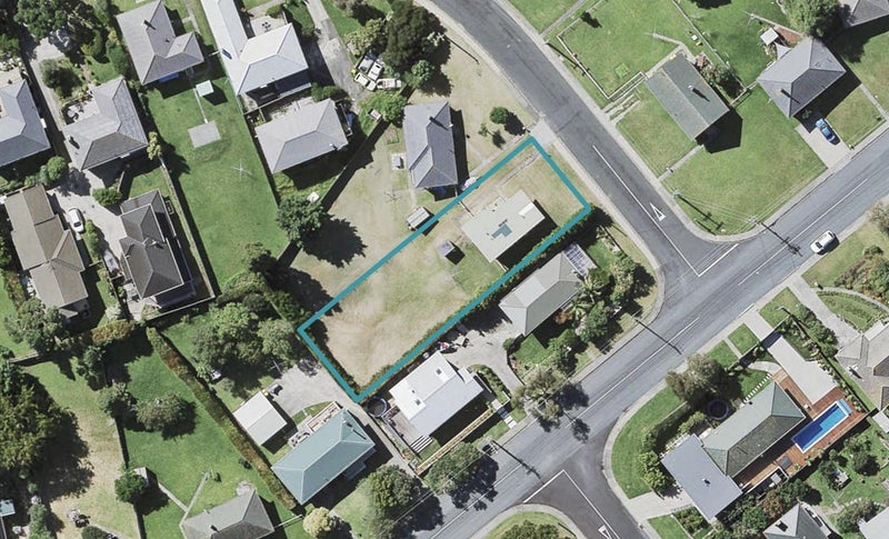 35 Alamein Avenue, Belmont, Auckland - Carousel 1