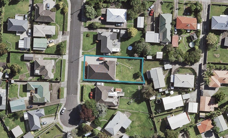 6 Bowen Street, Manurewa East, Auckland - Carousel 1