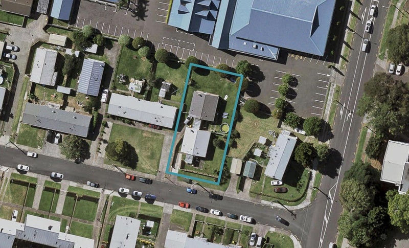 40 Edward Avenue, Ōtara, Auckland - Carousel 1