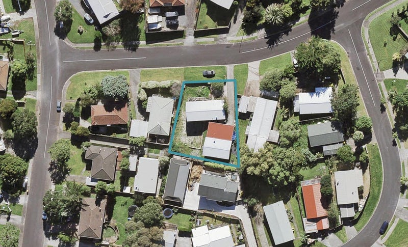 3 Cyril Crescent, West Harbour, Auckland - Carousel 1