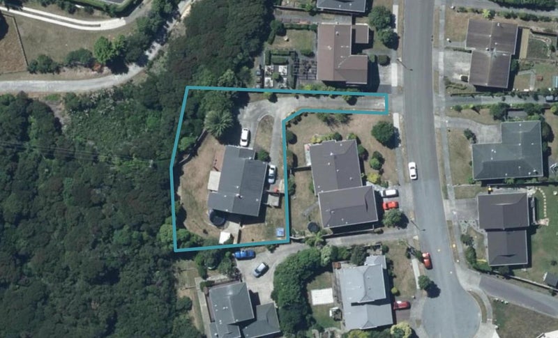 56 Exploration Way, Whitby, Porirua - Carousel 1
