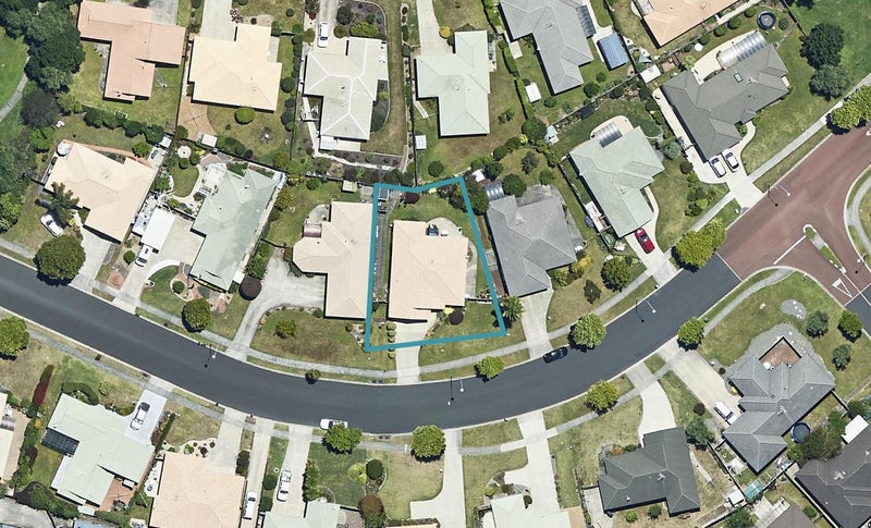 19 The Gardens Drive, Papamoa Beach, Papamoa - Carousel 1