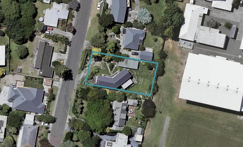 43 Margaret Road, Raumati Beach, Paraparaumu - Carousel 1