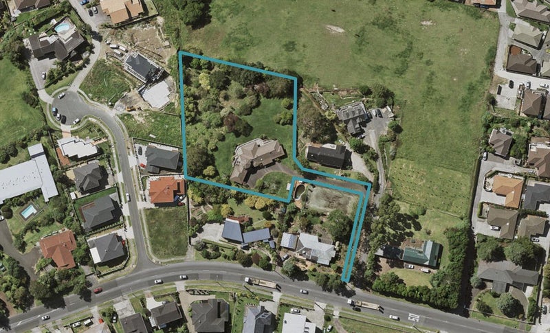 122 Redoubt Road, GOODWOOD HEIGHTS, AUCKLAND - Carousel 1