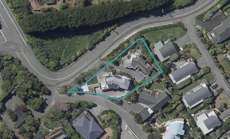 1 Gardenhill Lane, Redcliffs, Christchurch - Carousel 1
