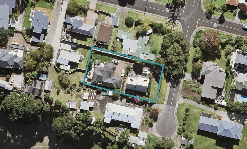 1/4 Frederick Street, Hillsborough, Auckland - Carousel 1