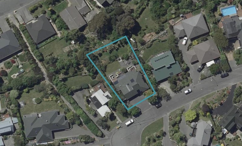 10 Petworth Place, Westmorland, Christchurch - Carousel 1