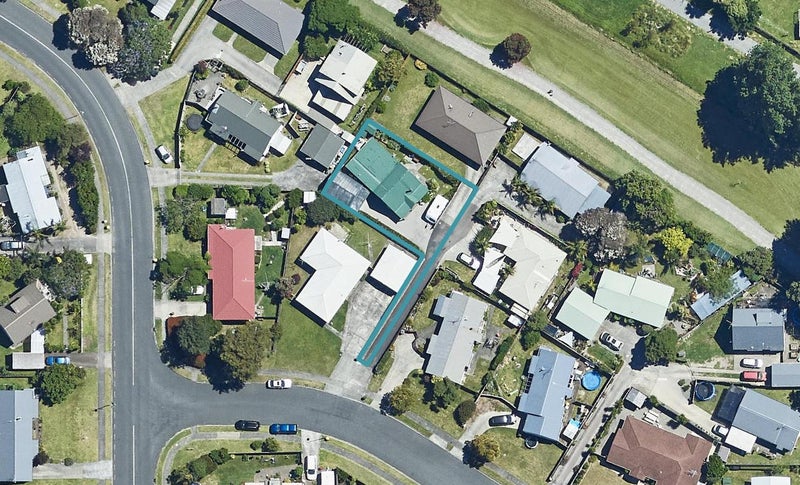 3A Emery Place, Papamoa Beach, Papamoa - Carousel 1