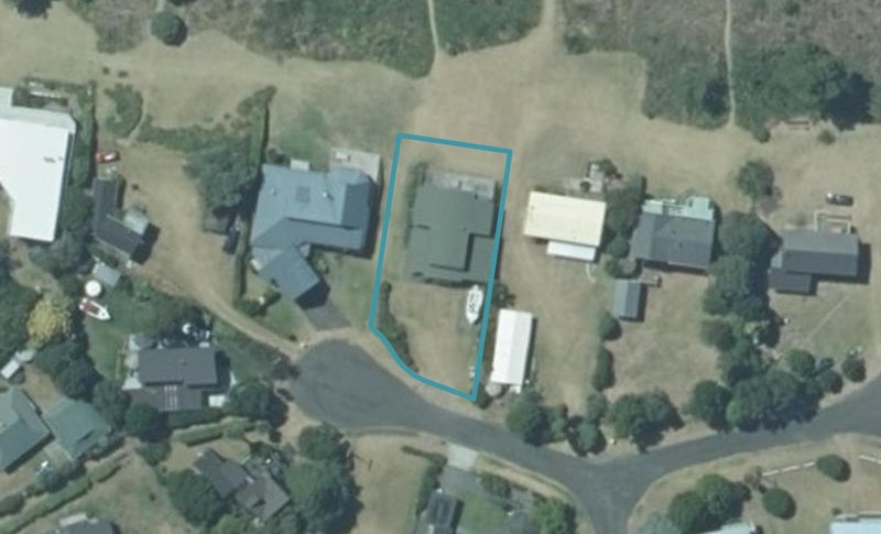 9 Endeavour Place, Cooks Beach, Whitianga - Carousel 1