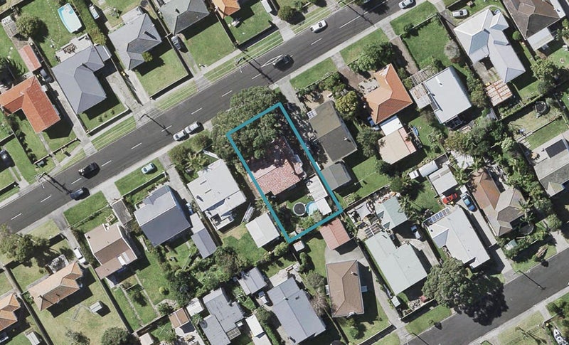 27 Roberts Avenue, Bayswater, Auckland - Carousel 1