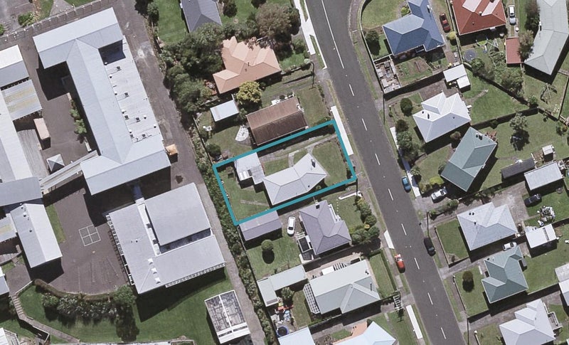 20 Belair Avenue, Blagdon, New Plymouth - Carousel 1