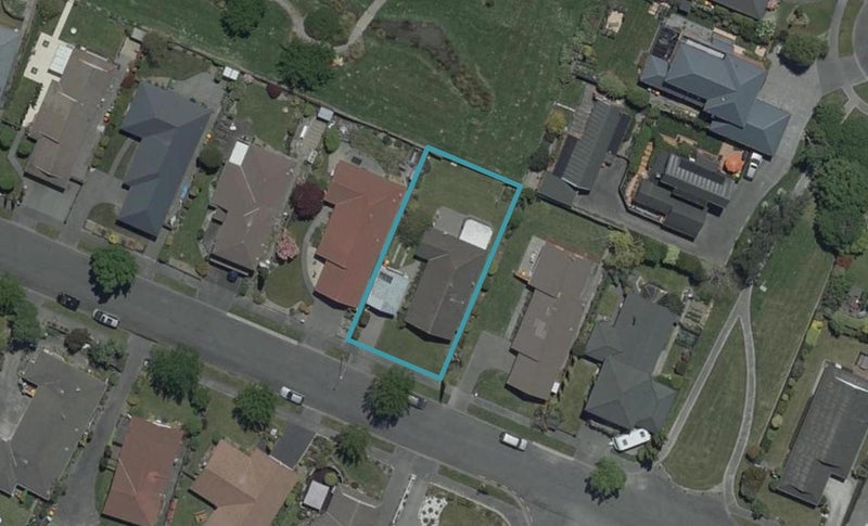 32 Karnak Crescent, Russley, Christchurch - Carousel 1