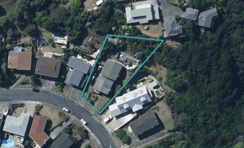 35B Truro Road, Camborne, Porirua - Carousel 1