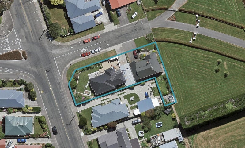 345 Layard Street, Waverley, Invercargill - Carousel 1