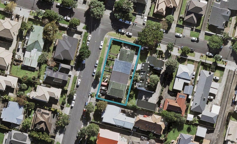 2/22 Rangiatea Road, Epsom, Auckland - Carousel 1